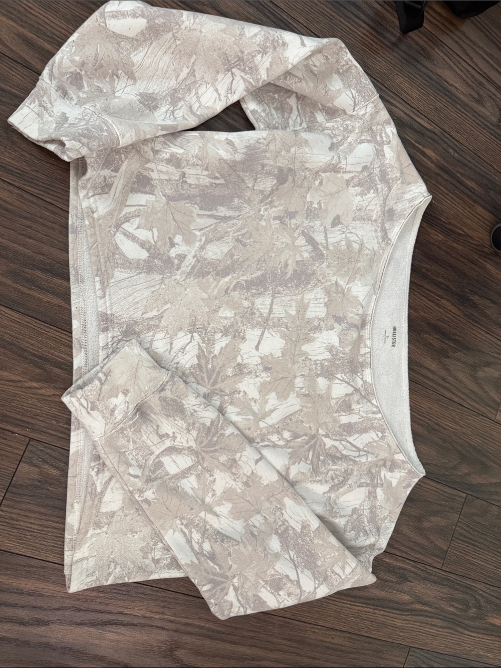 Hollister Cream and Taupe Tie-Dye Long Sleeve Top